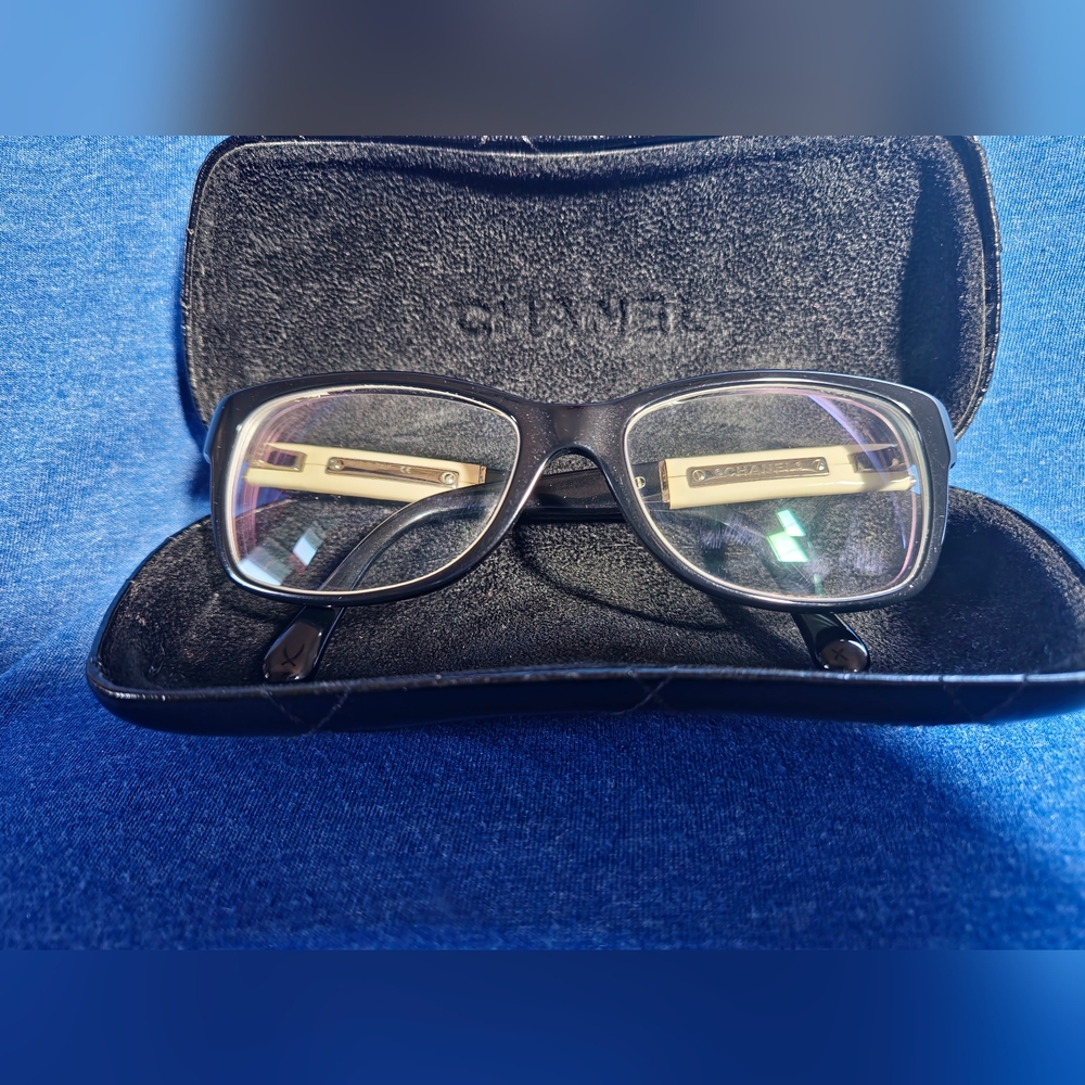 CHANEL glasses in black and cream W Quilted Lambskin Black Leather Case VINTAGE - Picture 11 of 16
